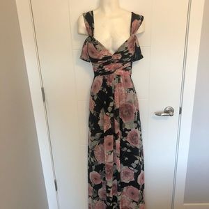 Soieblu summer maxi with cold shoulder